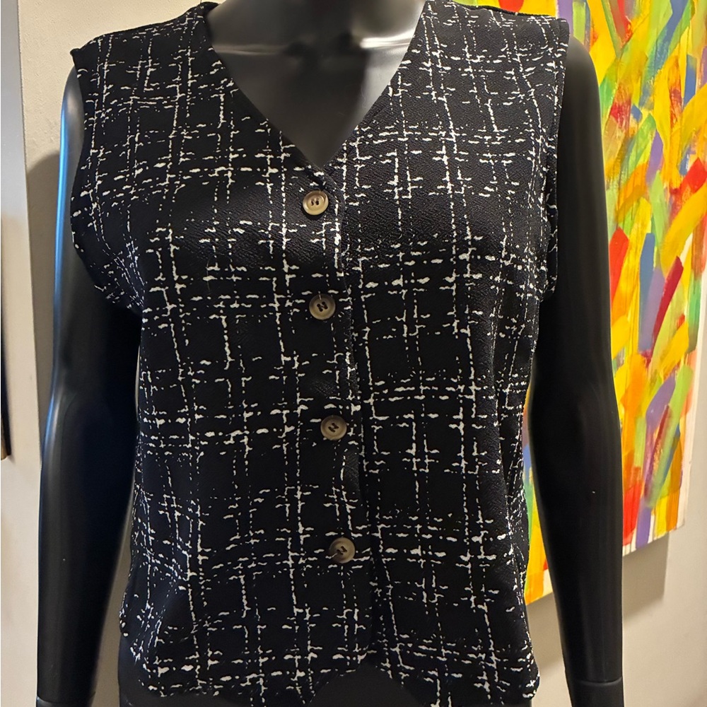 SHEIN Black and White Grid Button-Down Top